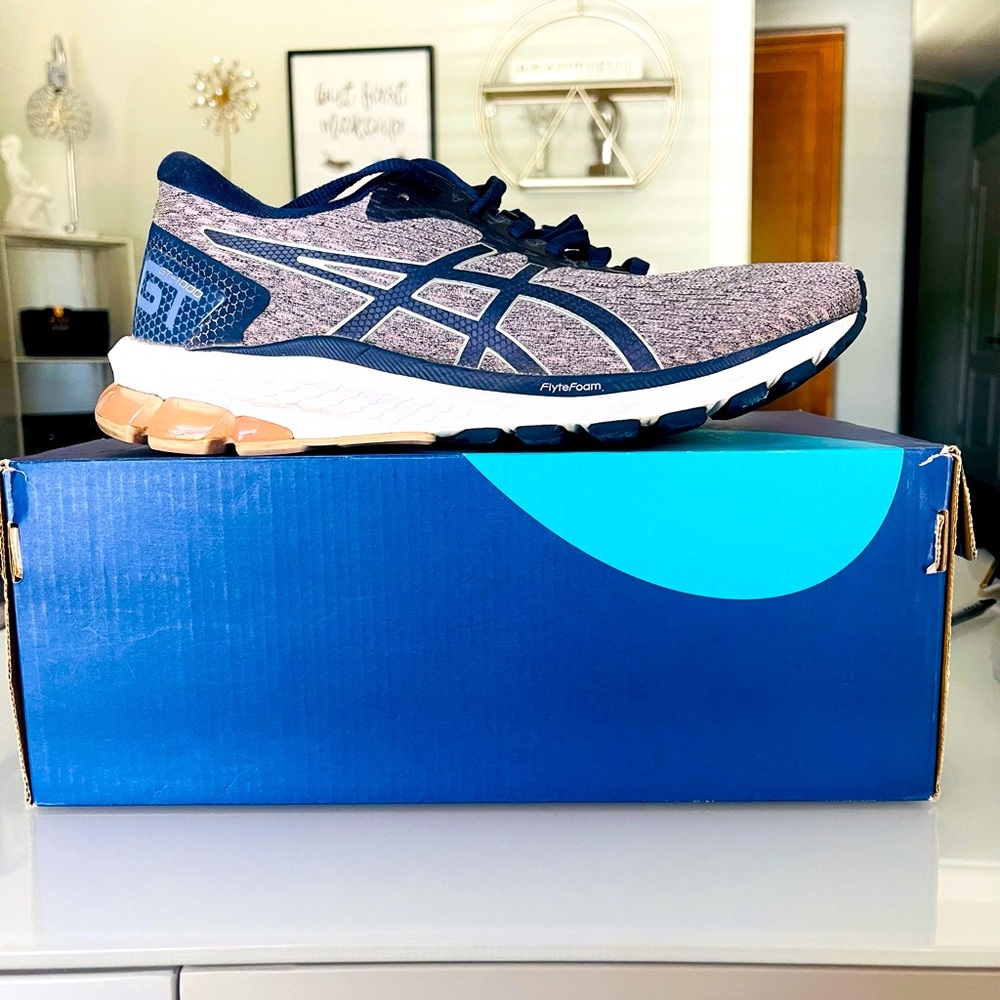 NWT Asics Women’s GT-1000 Size 8 1/2. Blue grey/light rose color